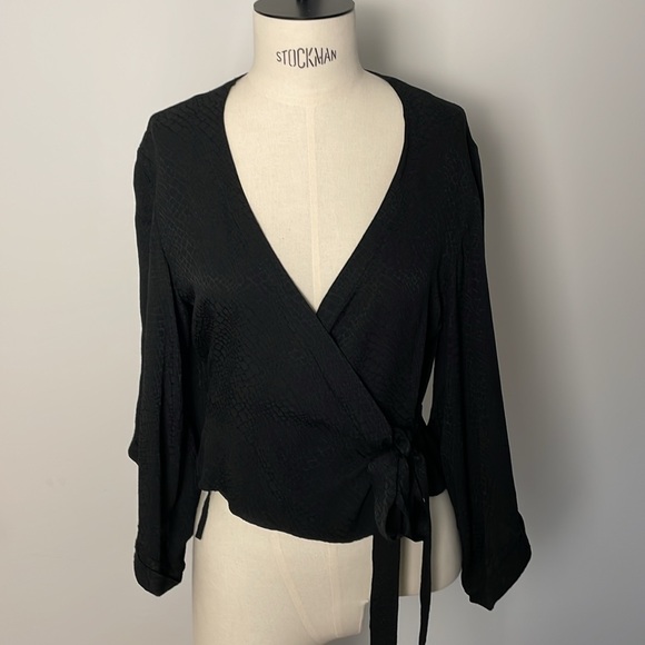 BALENCIAGA PARIS Black Silk Kimono Sleeve Top. 36. - Picture 13 of 16